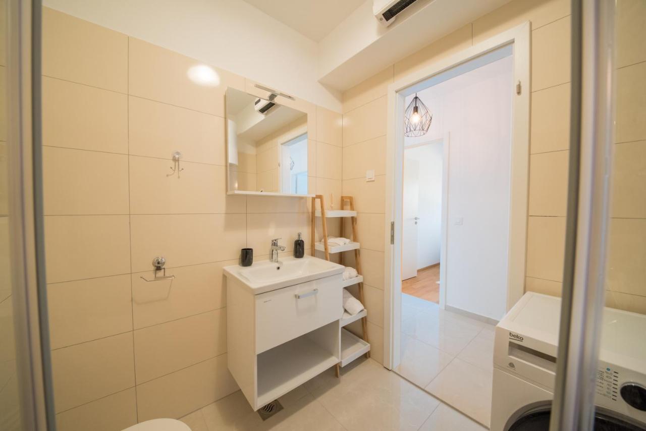Romanca Apartment *
